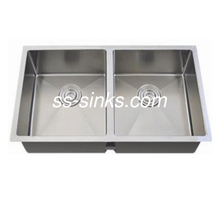 Finitura satinata grembiule vasca da cucina in acciaio inossidabile con accessori per dispenser di sapone