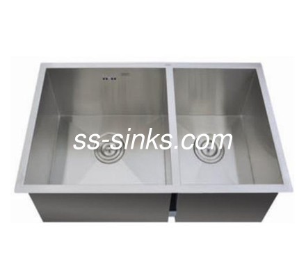 Finitura satinata grembiule vasca da cucina in acciaio inossidabile con accessori per dispenser di sapone