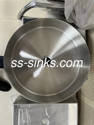 9 pollici profondità del lavandino sottostante lavandino da cucina in acciaio inossidabile con finitura spazzolata / lucidata e stile moderno
