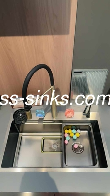 Scavo da cucina in acciaio inossidabile con accessori