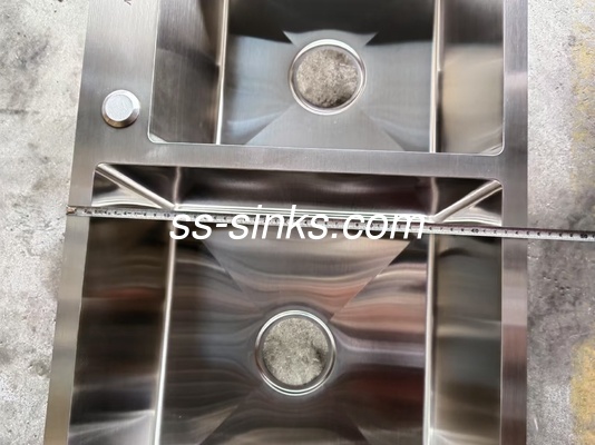 Moderno design doppio piatto vasca da cucina sottostante con scarico in acciaio inossidabile e sovrafflusso incluso fino a voi