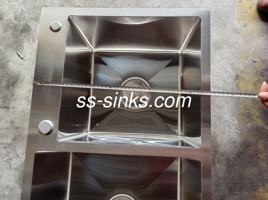 Moderno design doppio piatto vasca da cucina sottostante con scarico in acciaio inossidabile e sovrafflusso incluso fino a voi