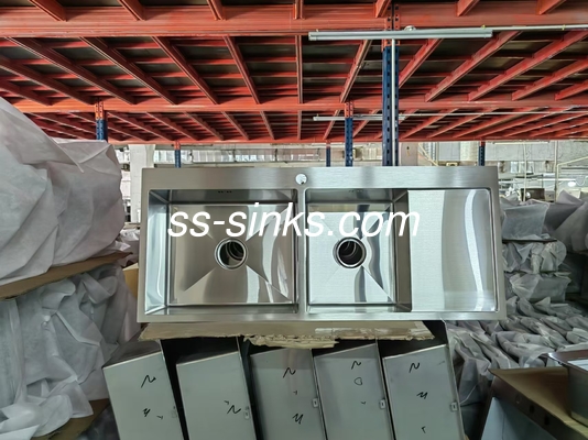 18/10 Lavabo da cucina artigianale in acciaio inossidabile a cromo/nichel con scaffalatura a misura personalizzata