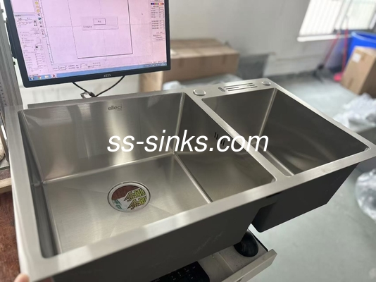 Accessori per scaricatori inclusi Stainless Steel Double Bowl Sink con finitura nera attenuante il suono