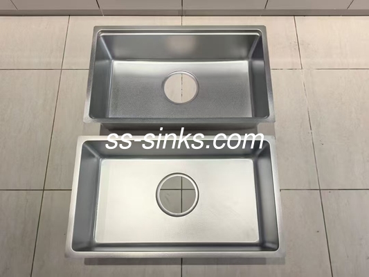 Lavabo singolo in acciaio inossidabile personalizzato per cucina quadrata e design senza tempo