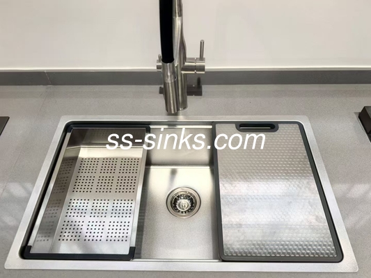 18/10 Materiale in acciaio al nichel Submont Acciaio inossidabile Single Bowl Sink con sovrafflusso richiesto