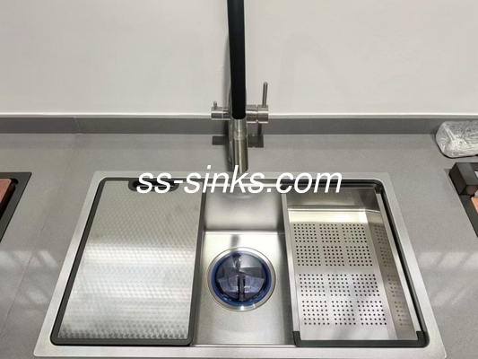 18/10 Materiale in acciaio al nichel Submont Acciaio inossidabile Single Bowl Sink con sovrafflusso richiesto