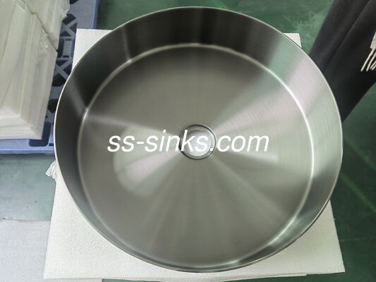 Eleganza Progettata per la Resistenza: Il Nostro Lavabo Rotondo in Acciaio Inossidabile 304 da 3mm